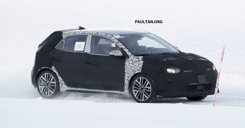 SPIED: 2020 Kia Rio facelift spotted, to debut this year 1095315