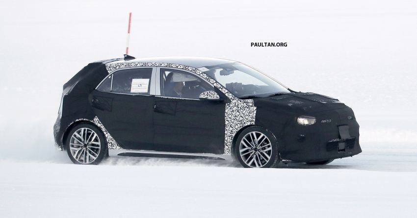 SPIED: 2020 Kia Rio facelift spotted, to debut this year 1095316