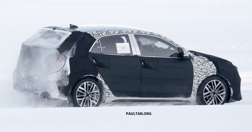 SPIED: 2020 Kia Rio facelift spotted, to debut this year 1095318
