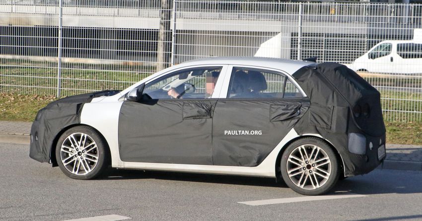 SPIED: 2020 Kia Rio facelift spotted, to debut this year 1095333