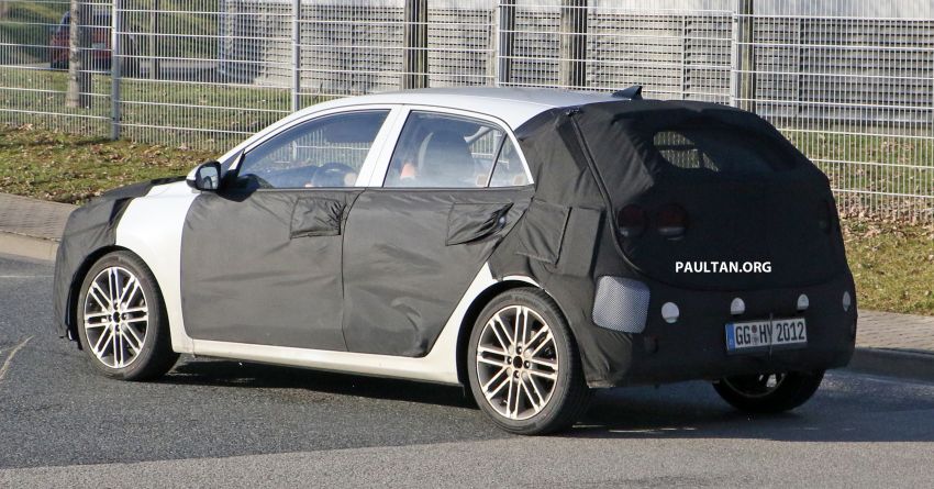 SPIED: 2020 Kia Rio facelift spotted, to debut this year 1095336