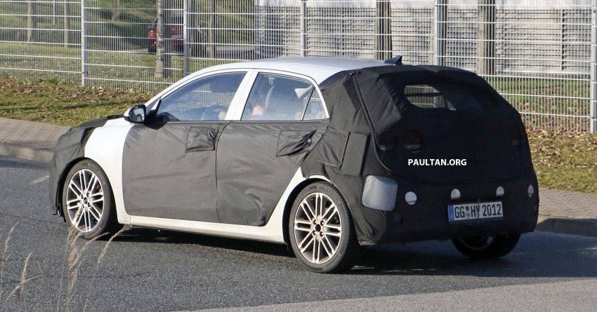 SPIED: 2020 Kia Rio facelift spotted, to debut this year 1095337