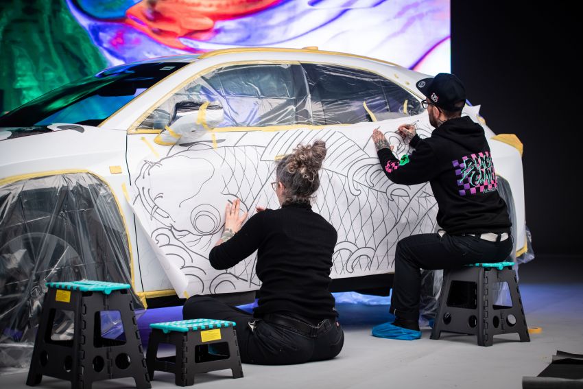 This 2020 Lexus UX is the world’s first tattooed car 1100243