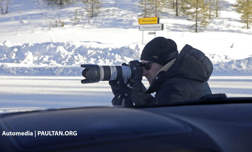 A day in the life of a spyshot photographer, and how publications get all those hard-earned first-look shots 1101011