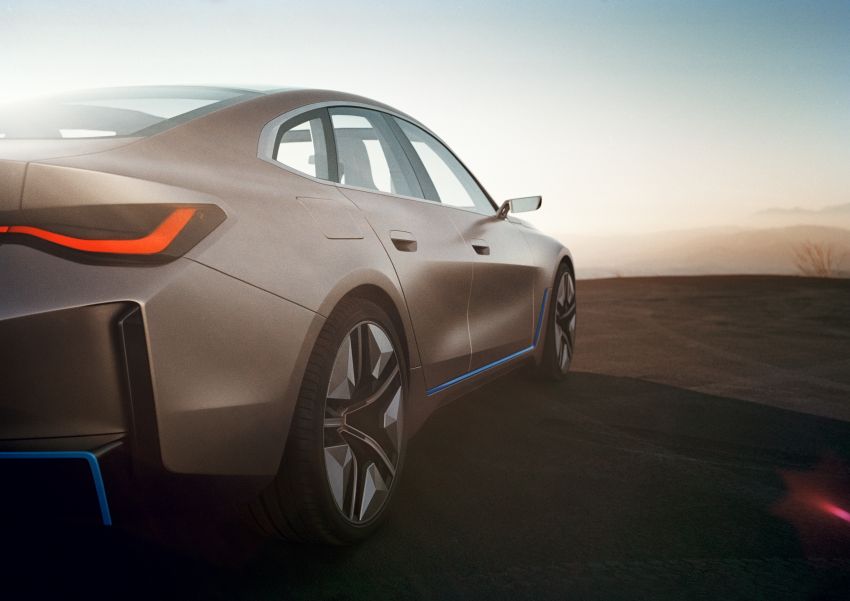 BMW Concept i4 revealed – previews electric Gran Coupe with 530 hp, 600 km range; debut in 2021 1090446