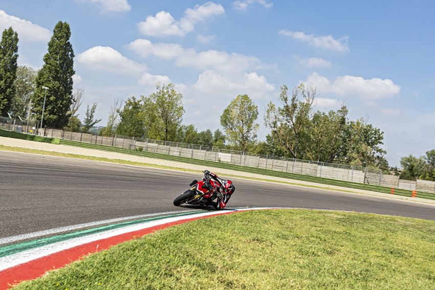 GALERI: Ducati Streetfighter V4, V4S – 208 hp, 123 Nm 1100272