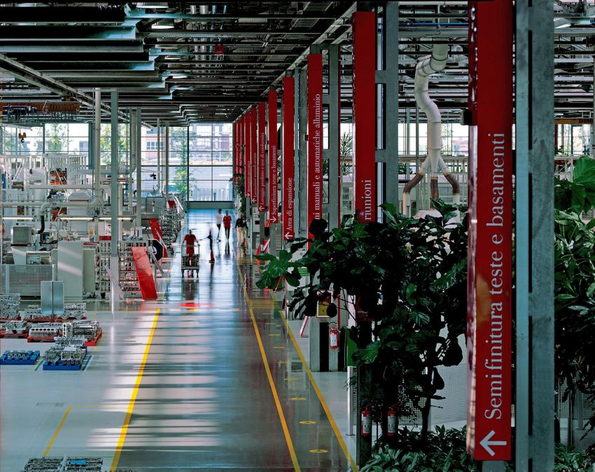 Ferrari continues factory operations despite lockdown 1094712