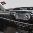 Toyota Hilux 2.8L vs Mitsubishi Triton 2.4L – trak pikap yang mana satu lebih jimat penggunaan bahan api?