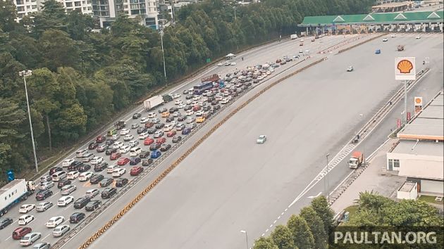 Duta toll plaza remains open, but cops vetting all cars