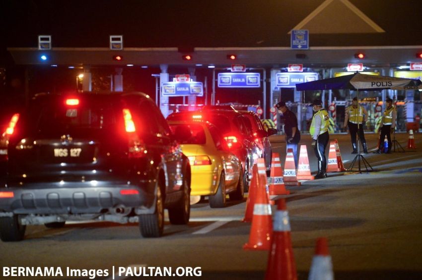 Duta toll plaza remains open, but cops vetting all cars 1098278