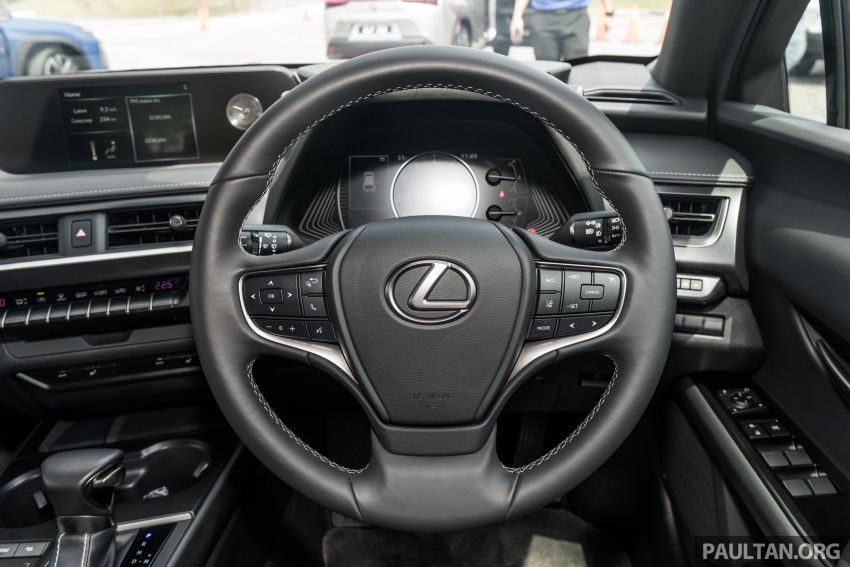 Lexus UX 200 kini rasmi di M’sia – RM244k-RM300k 1091565