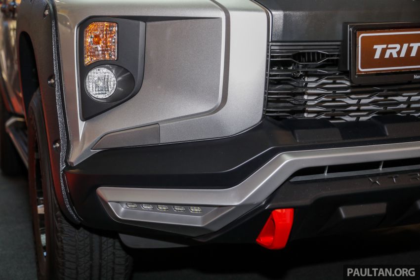 GALLERY: Mitsubishi Triton VGT AT with accessories 1092114