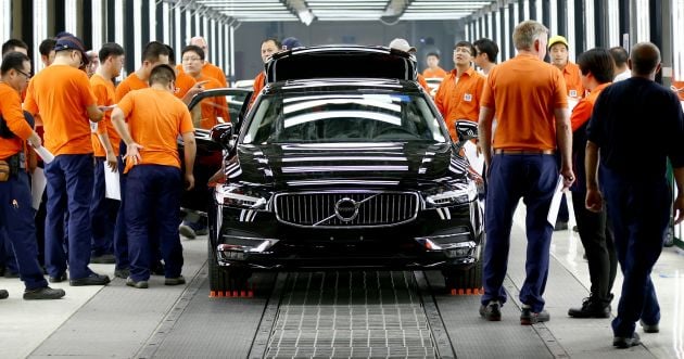 Volvo serves redundancy notices to 1,300 in Sweden