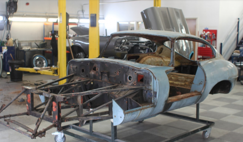 Barn-find 1964 Jaguar E-Type Series 1 3.8L restored 1103955