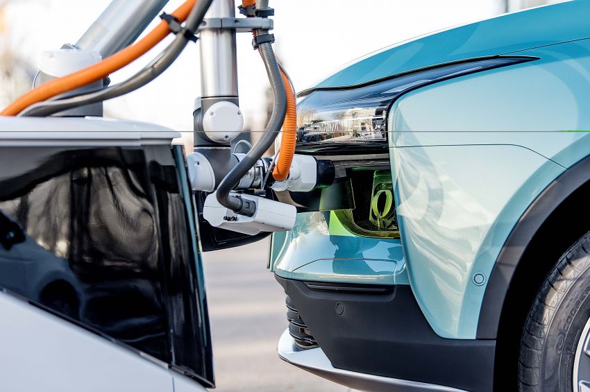 Aiways autonomous EV charging robot patent granted Image #1109121