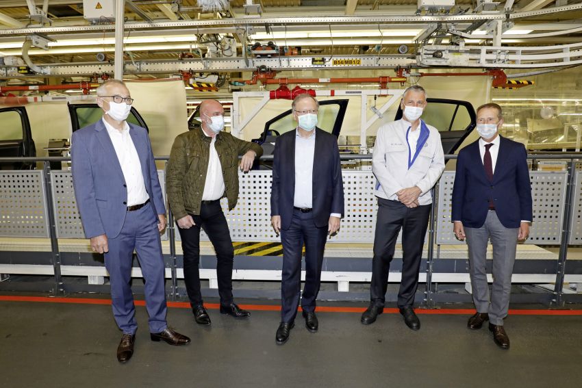 Production at Volkswagen’s Wolfsburg plant resumes 1112378