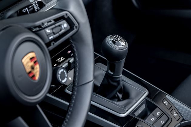 992 Porsche 911 Carrera S and 4S now available with a seven-speed manual gearbox – new options added