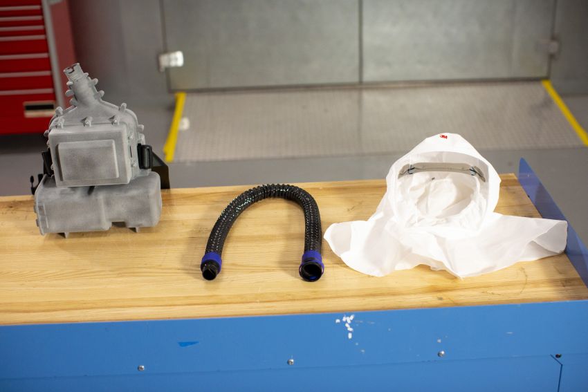 Ford keluarkan alat pernafasan, topeng muka dan baju pelindung daripada bahan beg udara kenderaan 1107250