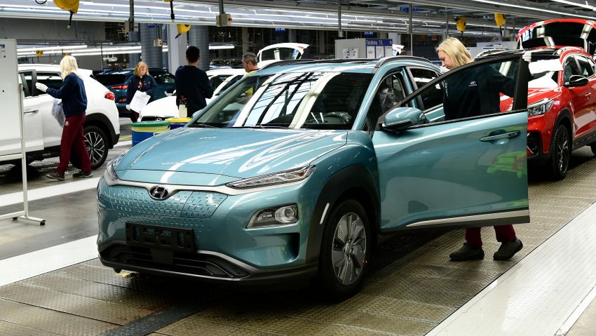 Hyundai, Audi, Renault restart European production 1107737