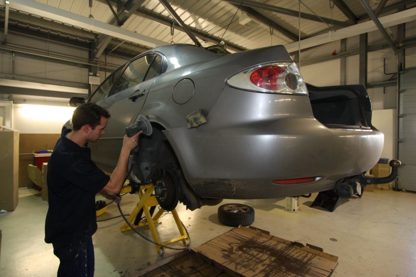 Mazda launches photo-based repair assessment in UK 1109234