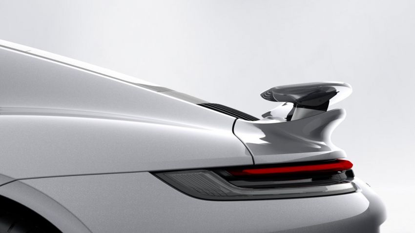 Porsche 911 Turbo S – active aero technology detailed 1107701