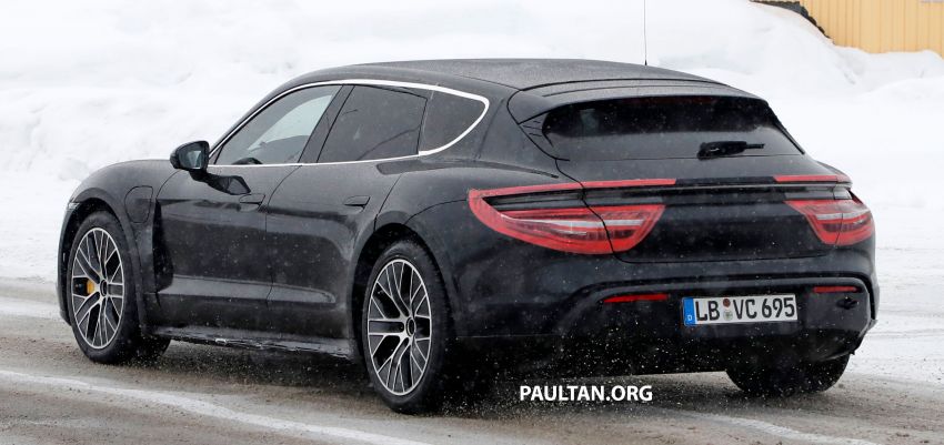 SPIED: Porsche Taycan Cross Turismo in winter tests 1102294