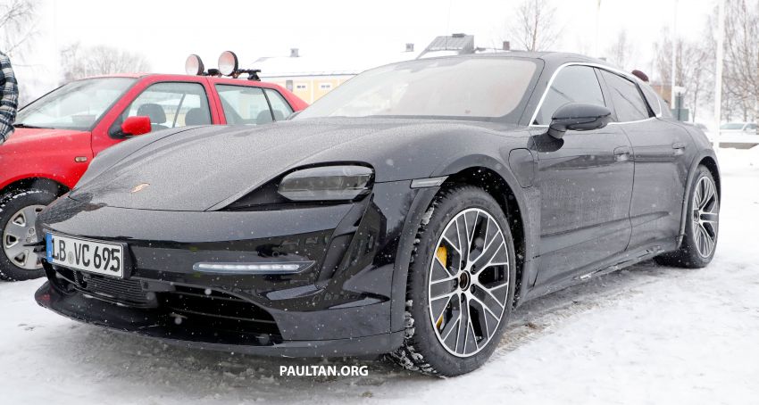 SPIED: Porsche Taycan Cross Turismo in winter tests 1102308