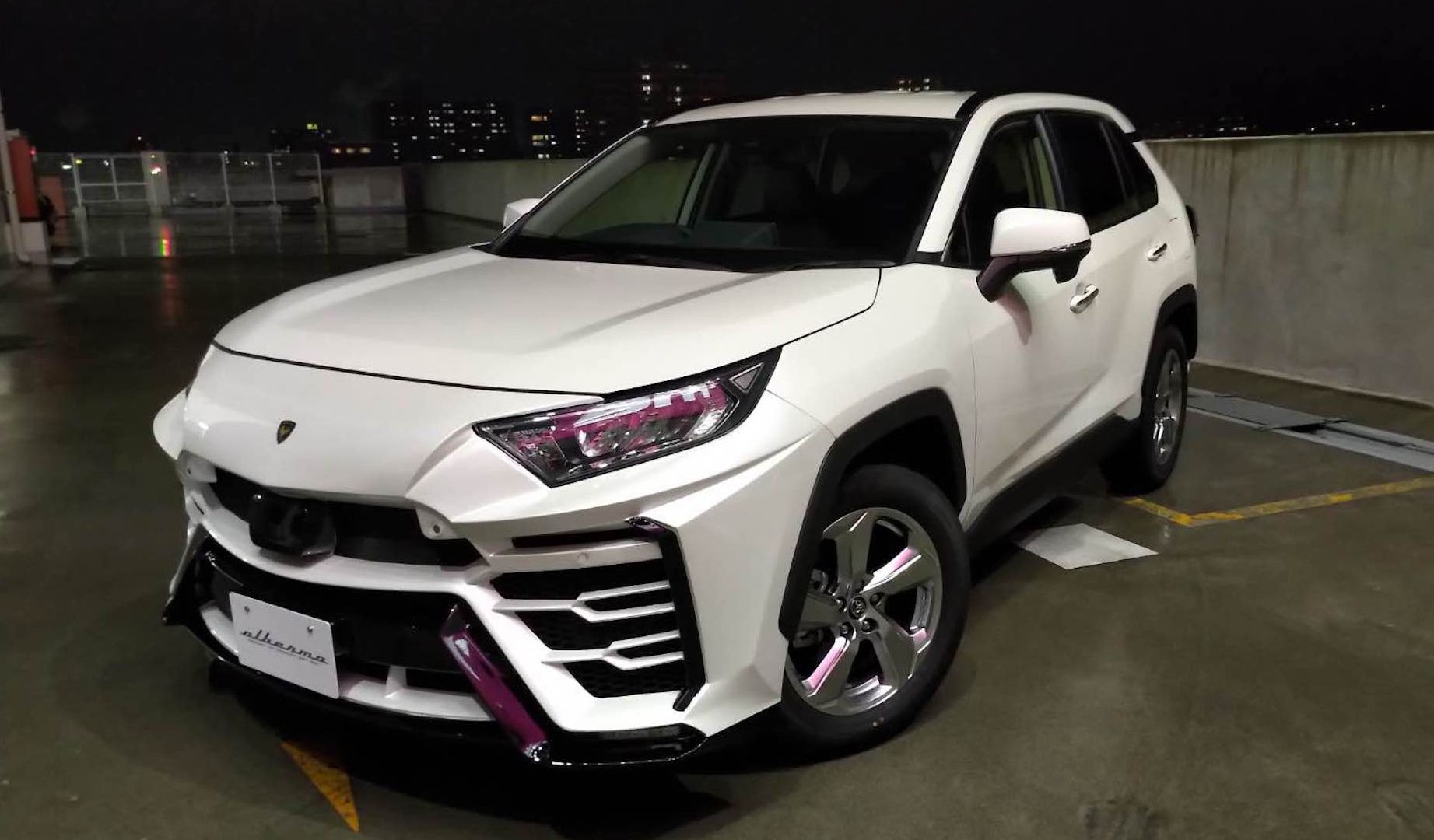 Toyota RAV4 Albermo XR51 – Urus palsu dari Jepun