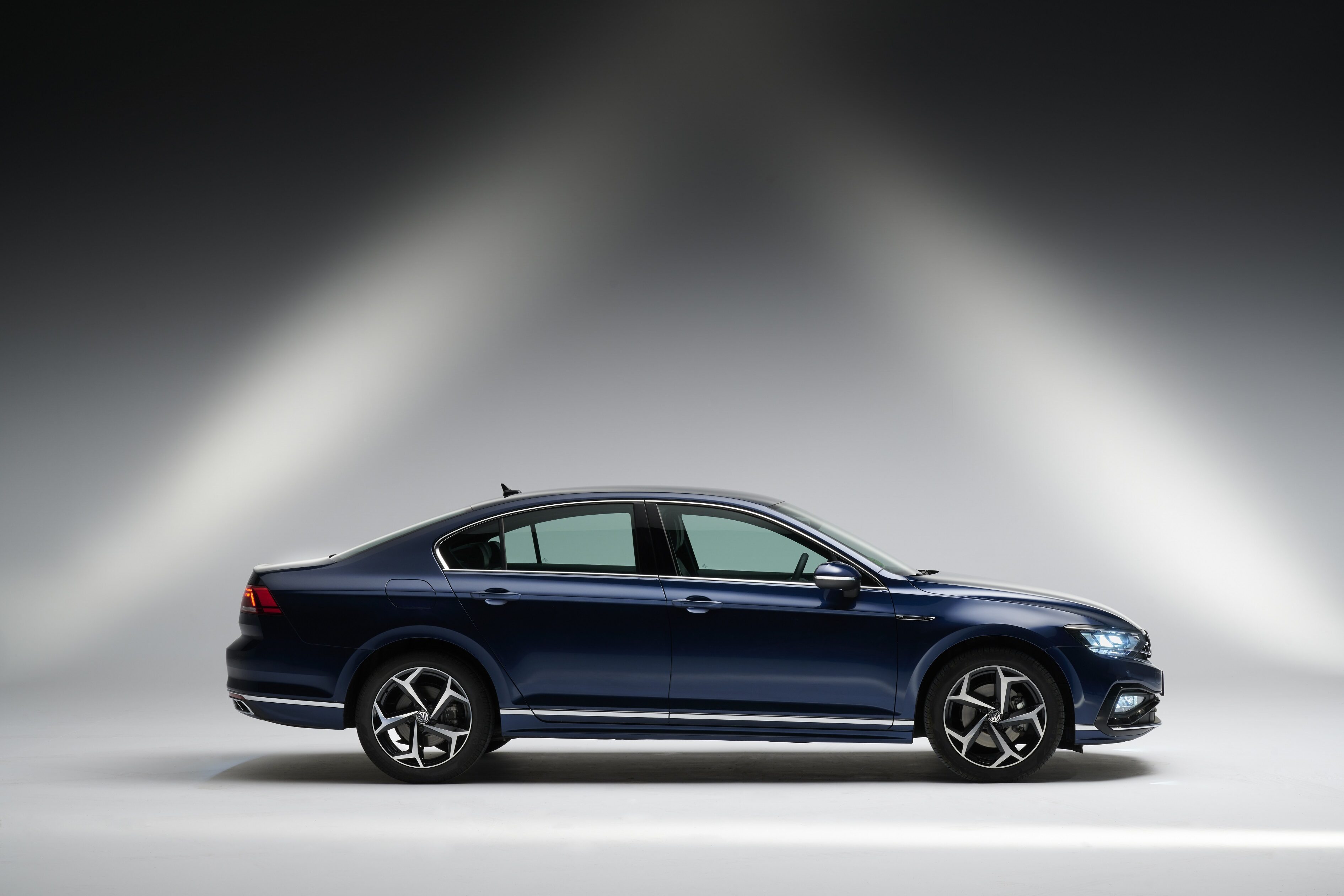 Volkswagen Passat R-Line 2020 bakal tiba di Malaysia?