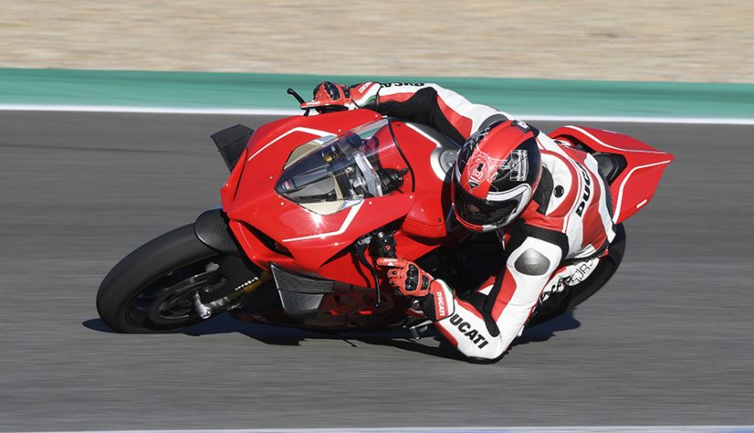 Ducati unveils racing accessories for Panigale V4 1121048