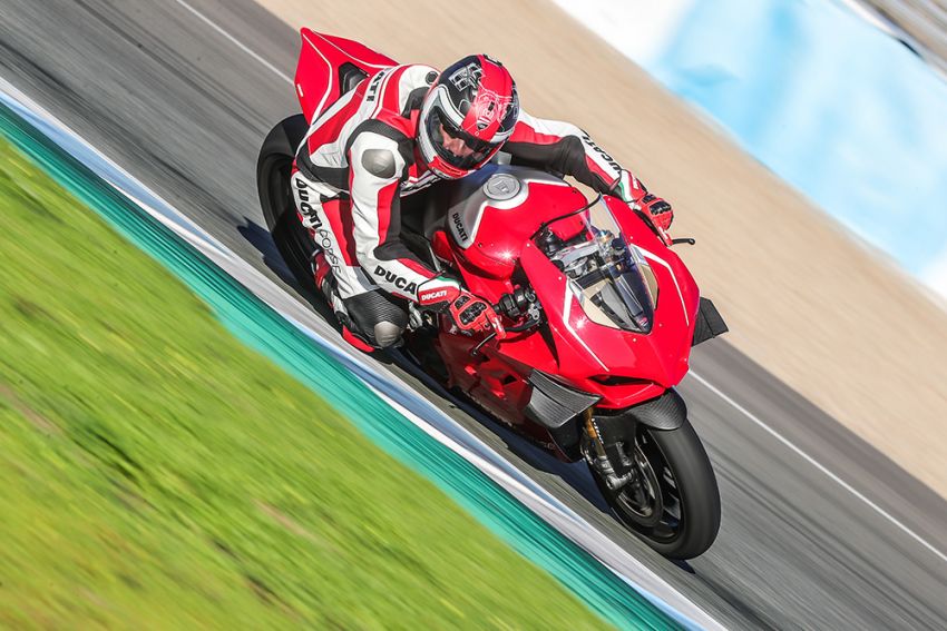 Ducati unveils racing accessories for Panigale V4 1121050