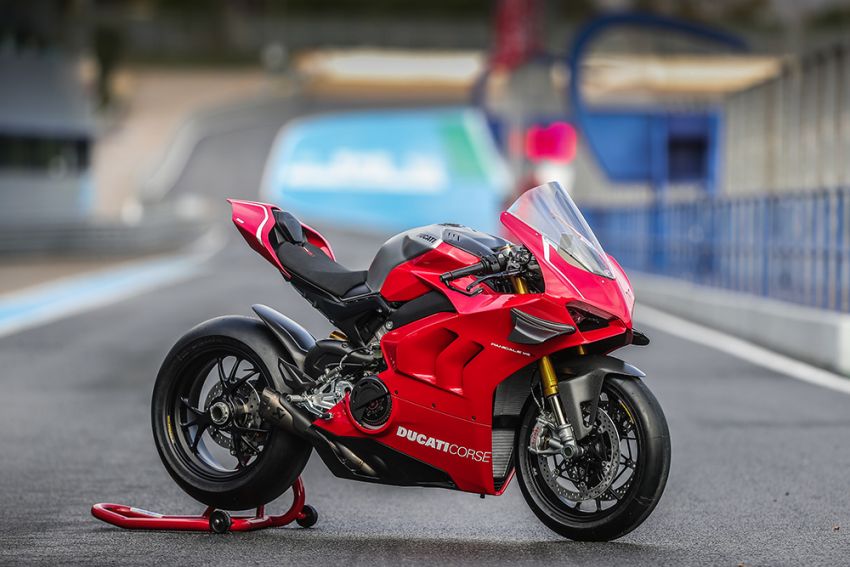 Ducati unveils racing accessories for Panigale V4 1121052