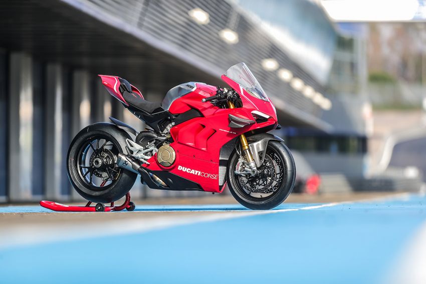 Ducati unveils racing accessories for Panigale V4 1121055