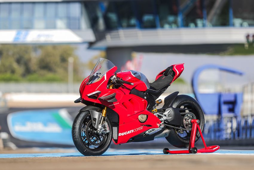 Ducati unveils racing accessories for Panigale V4 1121056