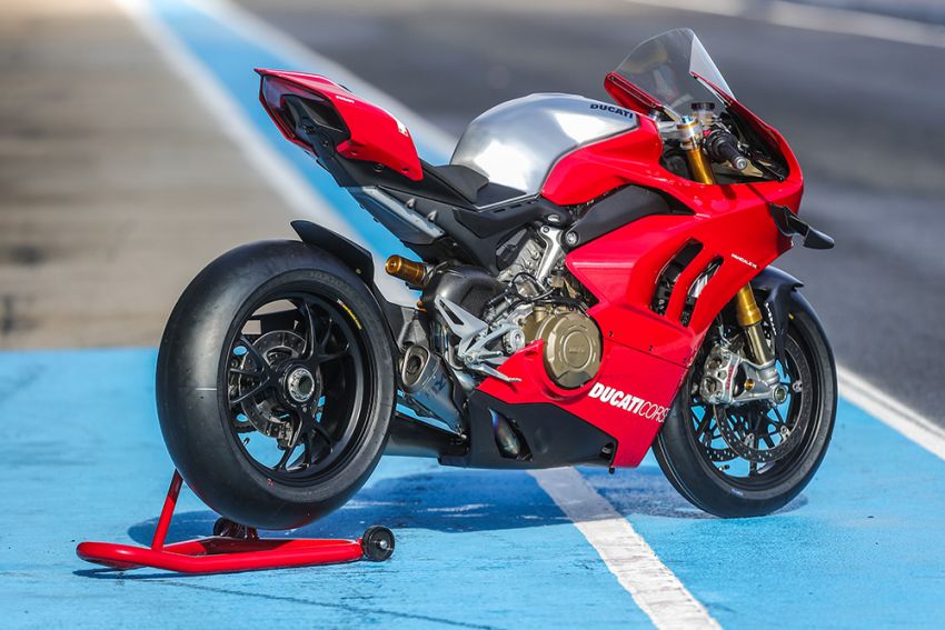Ducati unveils racing accessories for Panigale V4 1121057