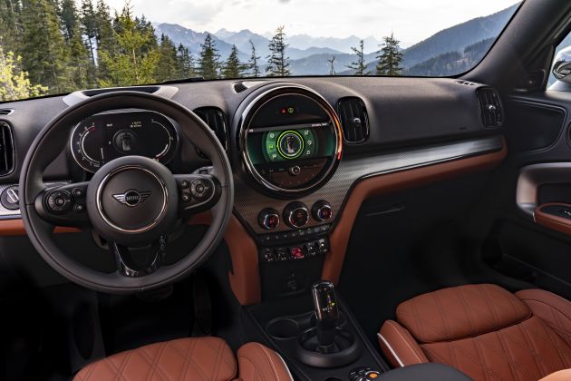 2020 F60 MINI Countryman facelift – cleaner engines, more standard kit, new displays, black exterior trim