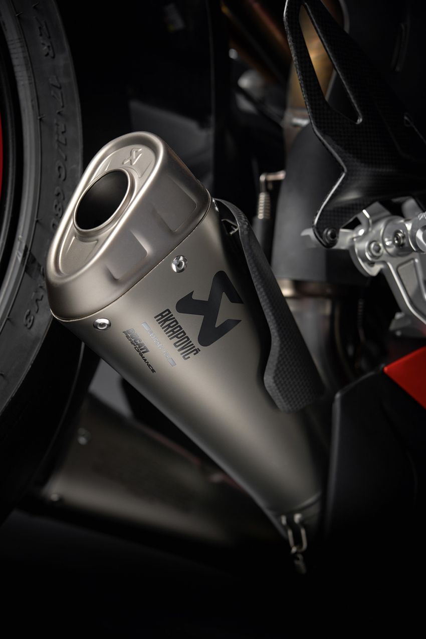 Ducati unveils racing accessories for Panigale V4 1121032