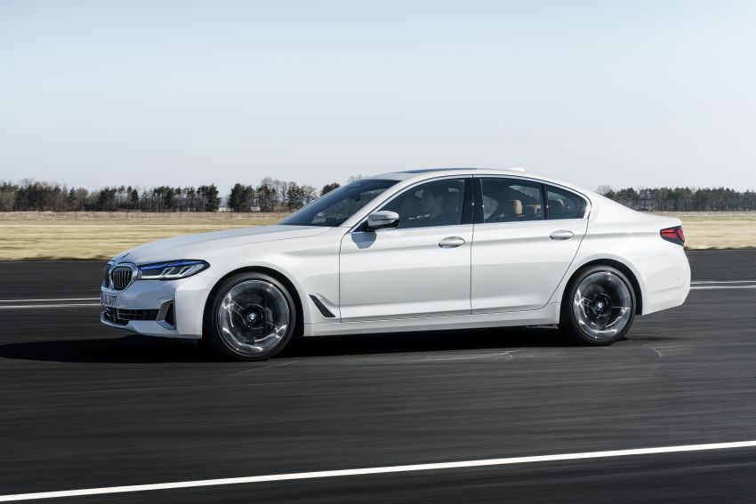 BMW 5 Series G30 2021 <em>facelift</em> didedahkan – wajah baru, enjin baru serta model 545e xDrive plug-in hybrid 1122468