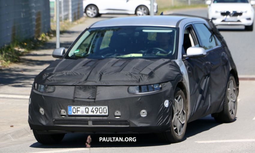 SPYSHOTS: Hyundai 45 seen with less camouflage 1116830