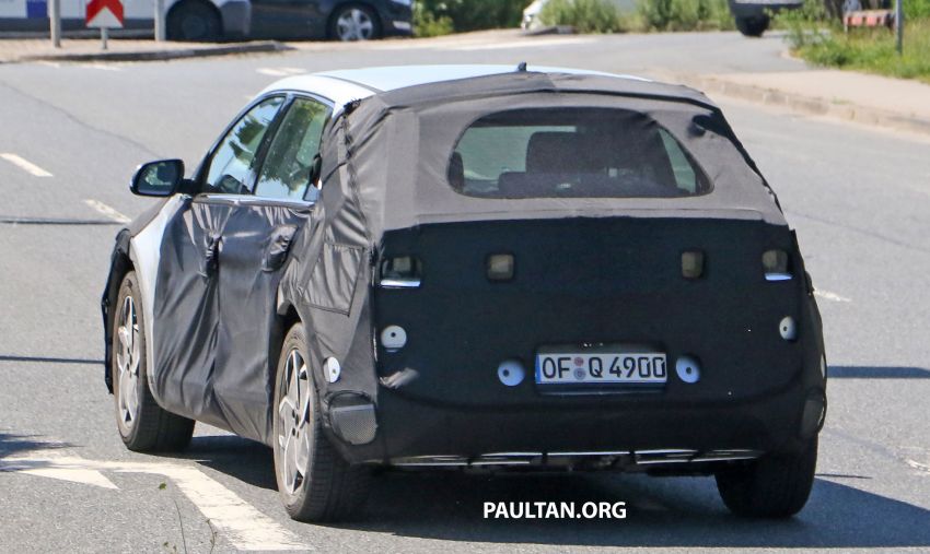 SPYSHOTS: Hyundai 45 seen with less camouflage 1116821