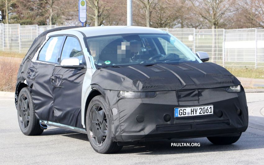 SPYSHOTS: Hyundai 45 seen with less camouflage 1116815