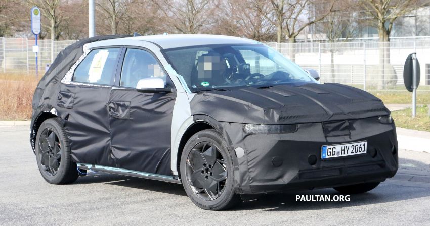 SPYSHOTS: Hyundai 45 seen with less camouflage 1116814