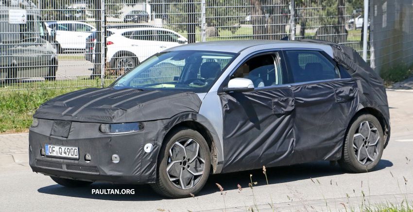 SPYSHOTS: Hyundai 45 seen with less camouflage 1116828