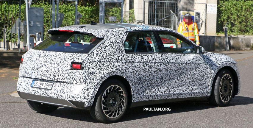 SPYSHOTS: Hyundai 45 seen with less camouflage 1116795