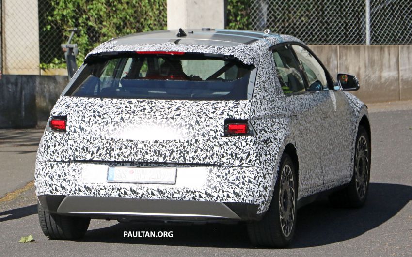 SPYSHOTS: Hyundai 45 seen with less camouflage 1116793