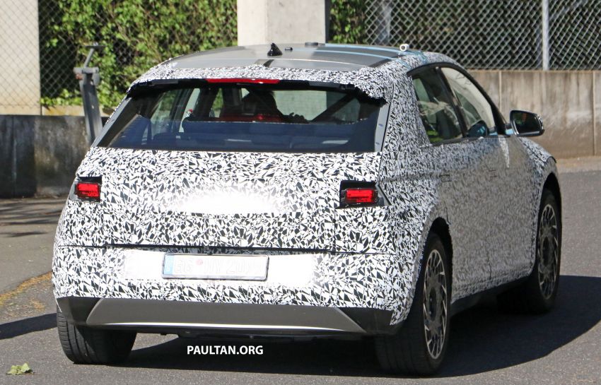 SPYSHOTS: Hyundai 45 seen with less camouflage 1116792
