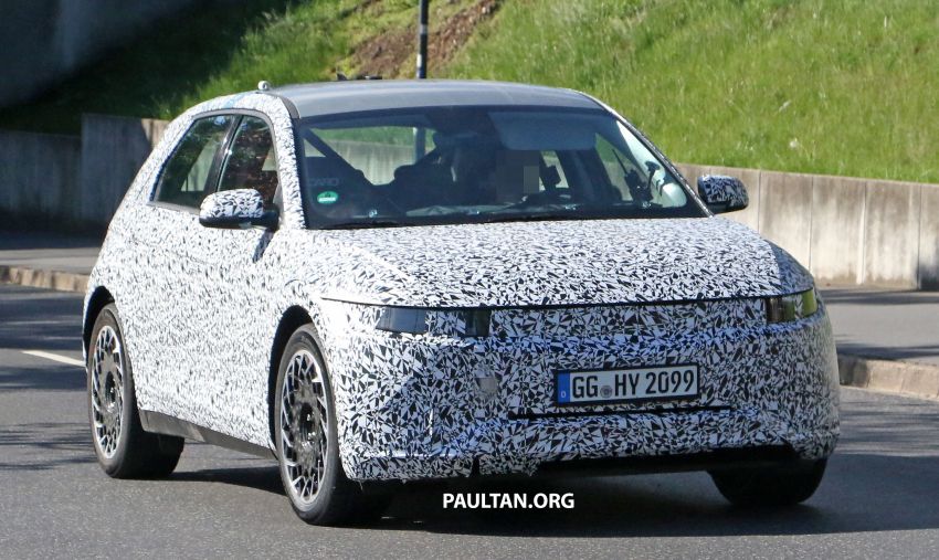 SPYSHOTS: Hyundai 45 seen with less camouflage 1116803