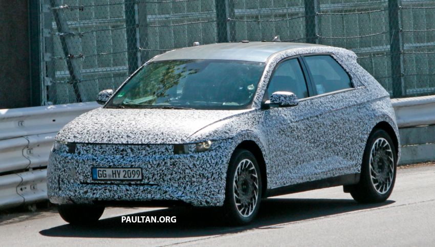 SPYSHOTS: Hyundai 45 seen with less camouflage 1117415