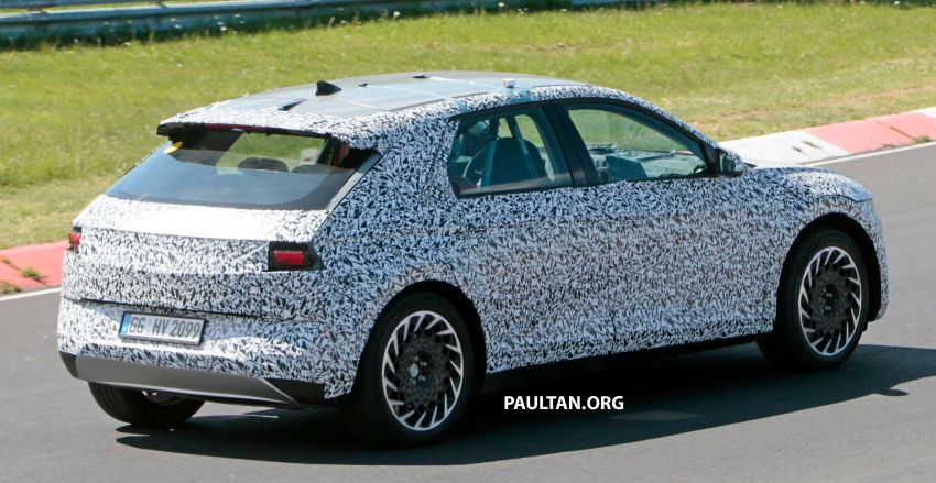 SPYSHOTS: Hyundai 45 seen with less camouflage 1117403