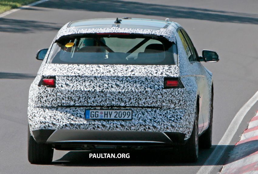 SPYSHOTS: Hyundai 45 seen with less camouflage 1117401